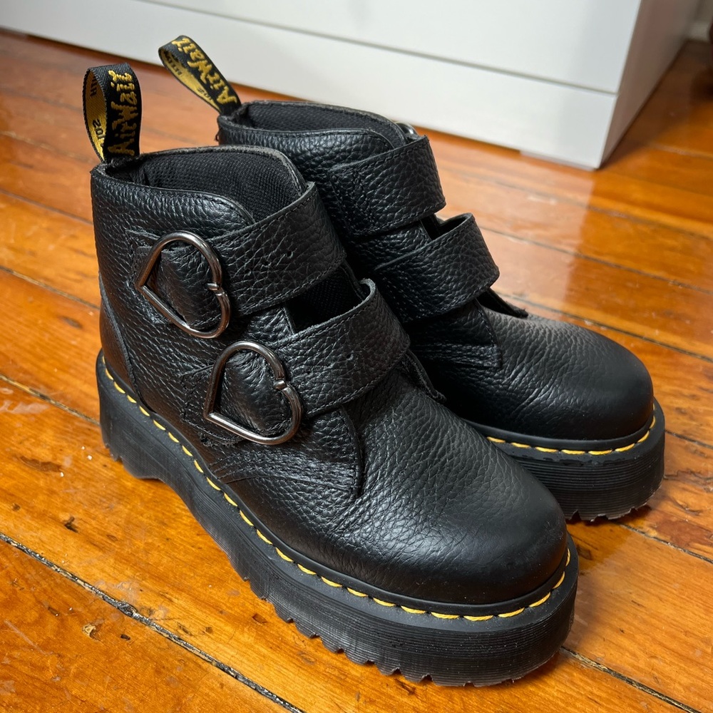 Dr. Martens Devon Heart Boots Black - Size 7 (Women’s)